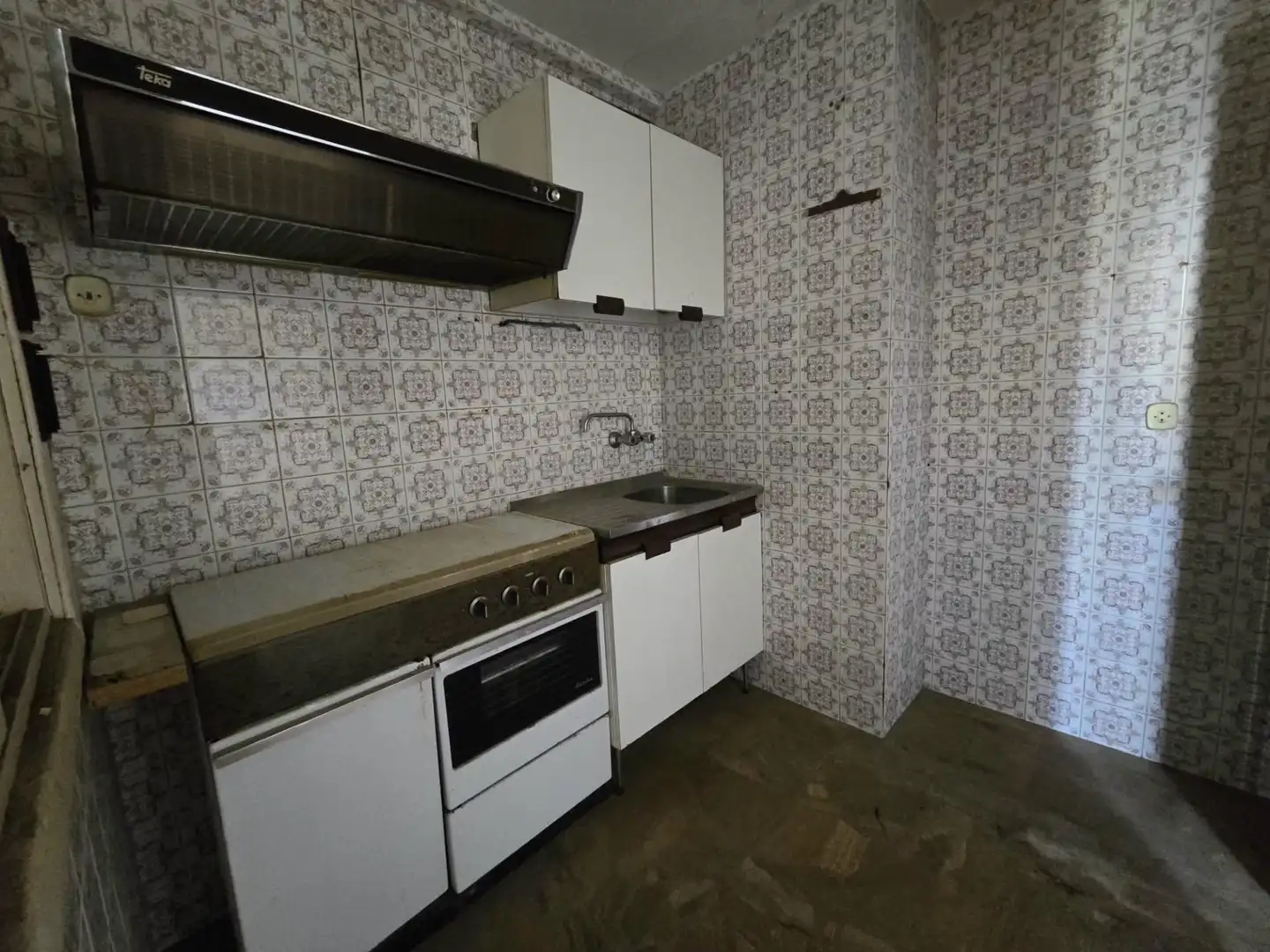 Cocina de Piso en venta en Torremolinos con Terraza y Piscina comunitaria