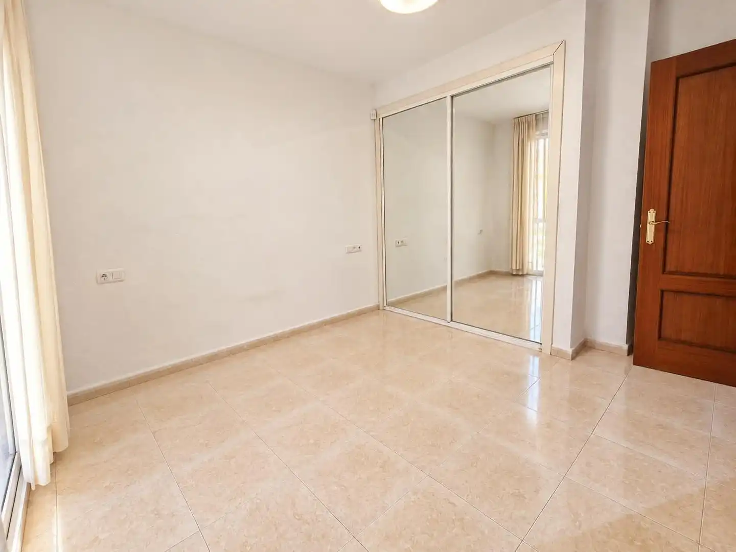 Erdgeschosswohnung mit Aufzug zum Verkauf in Solymar, imagen 18