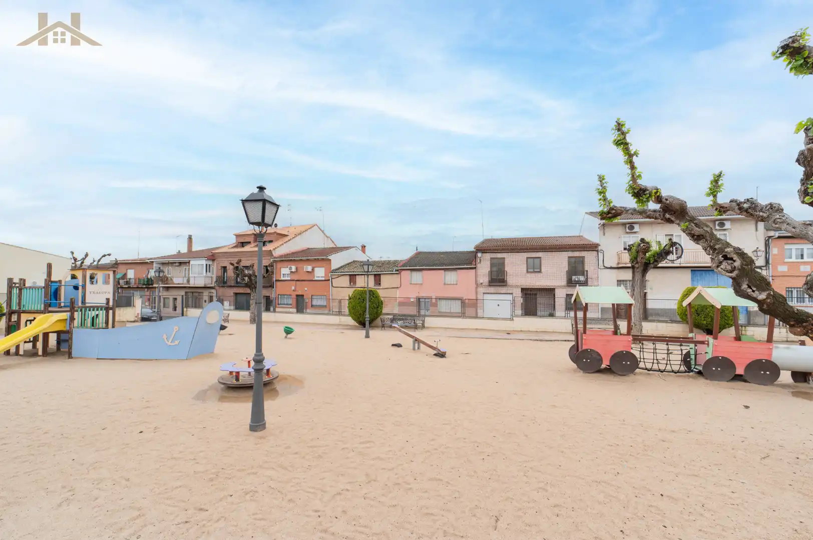 Vista exterior de Piso en venta en Villa del Prado con Balcón