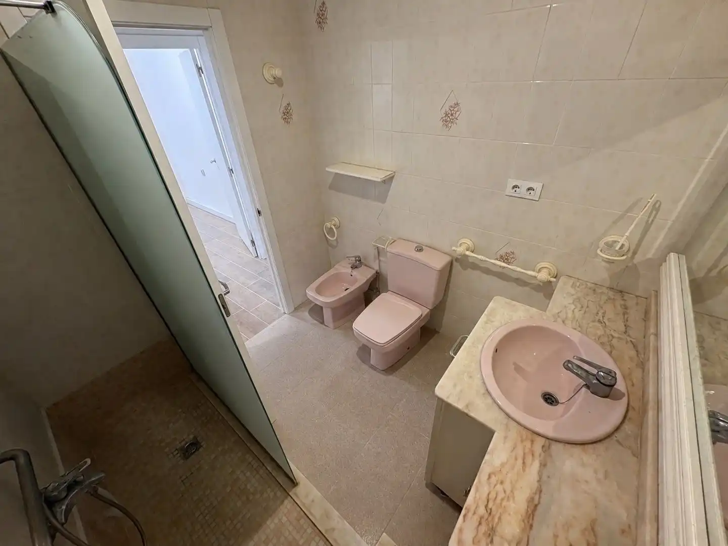 Badezimmer von Erdgeschoss zum Verkauf in Llanera de Ranes mit Klimaanlage, Terrasse und Alarm