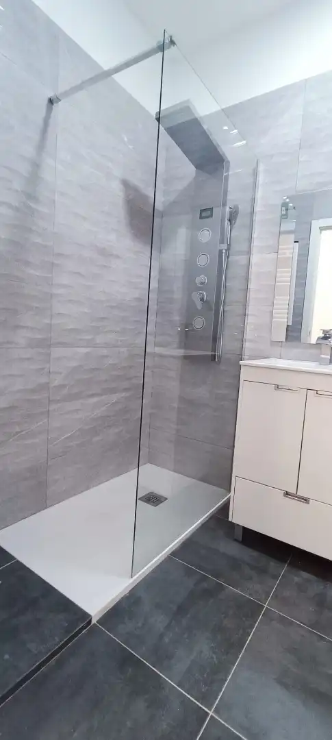 Badezimmer von Geschaftsraum zum Verkauf in Madrid mit Klimaanlage und Heizung