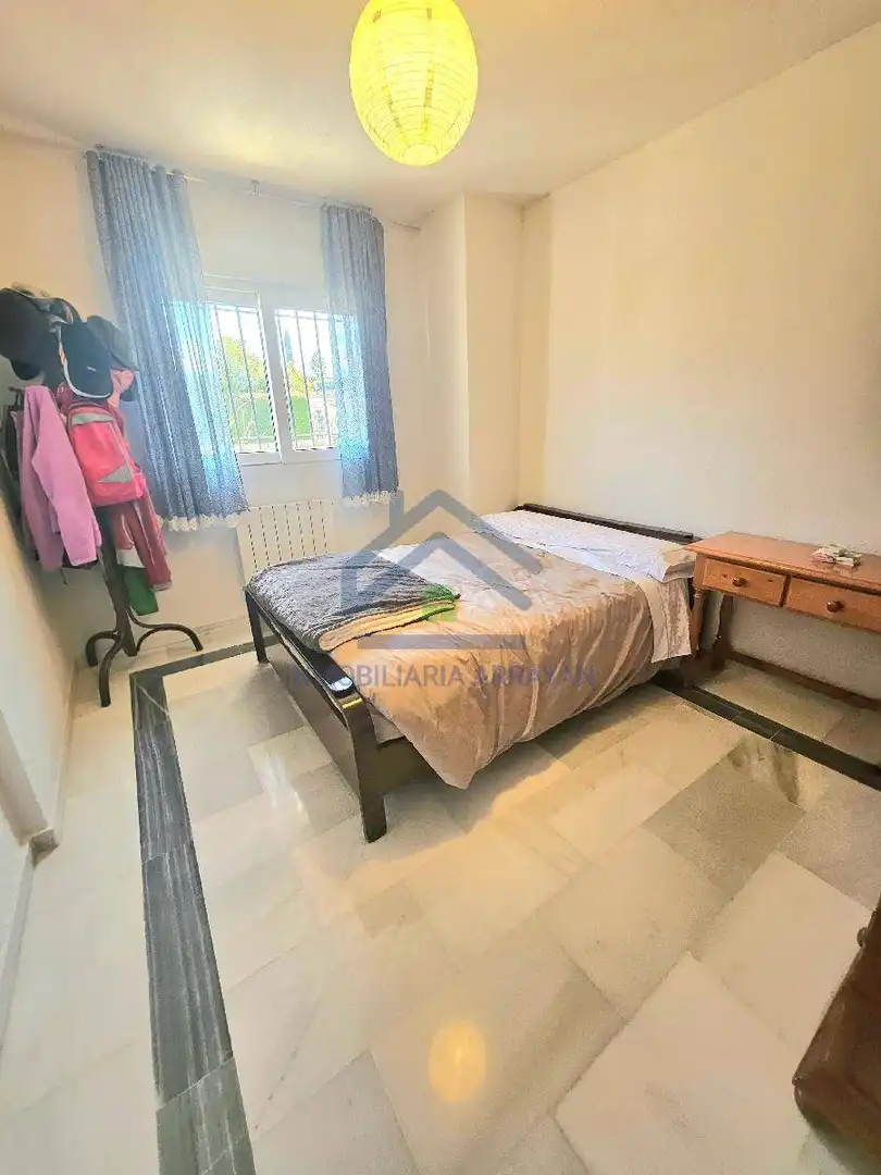 Habitación de Casa o chalet en venta en Ogíjares con Aire acondicionado, Calefacción y Jardín privado