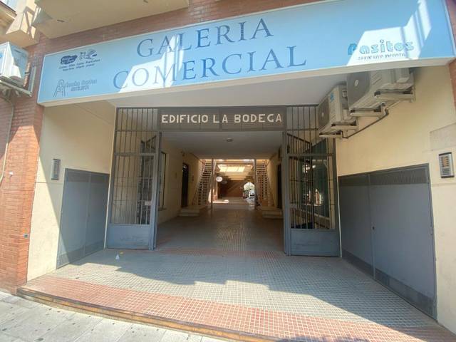 Local comercial en Venta en Avenida Libertad en La Algaba