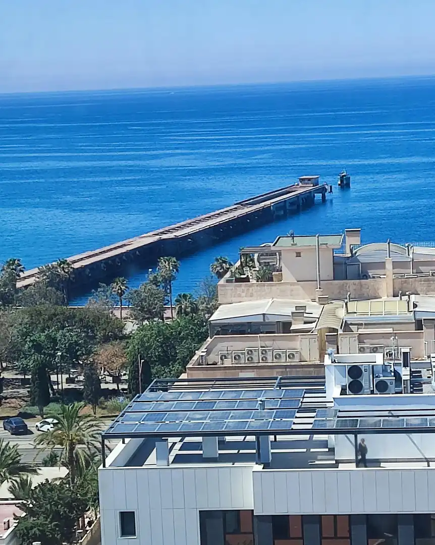 Vista exterior de Piso de alquiler en Almería con Aire acondicionado, Calefacción y Jardín privado