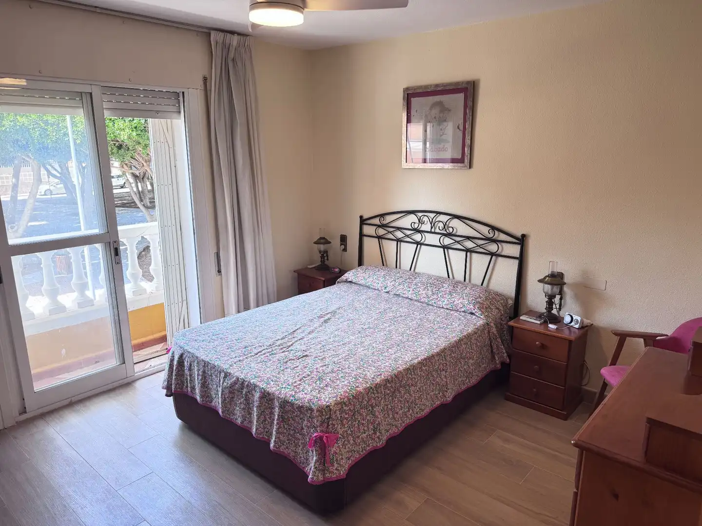 Schlafzimmer von Einfamilien-Reihenhaus zum Verkauf in Roquetas de Mar mit Klimaanlage