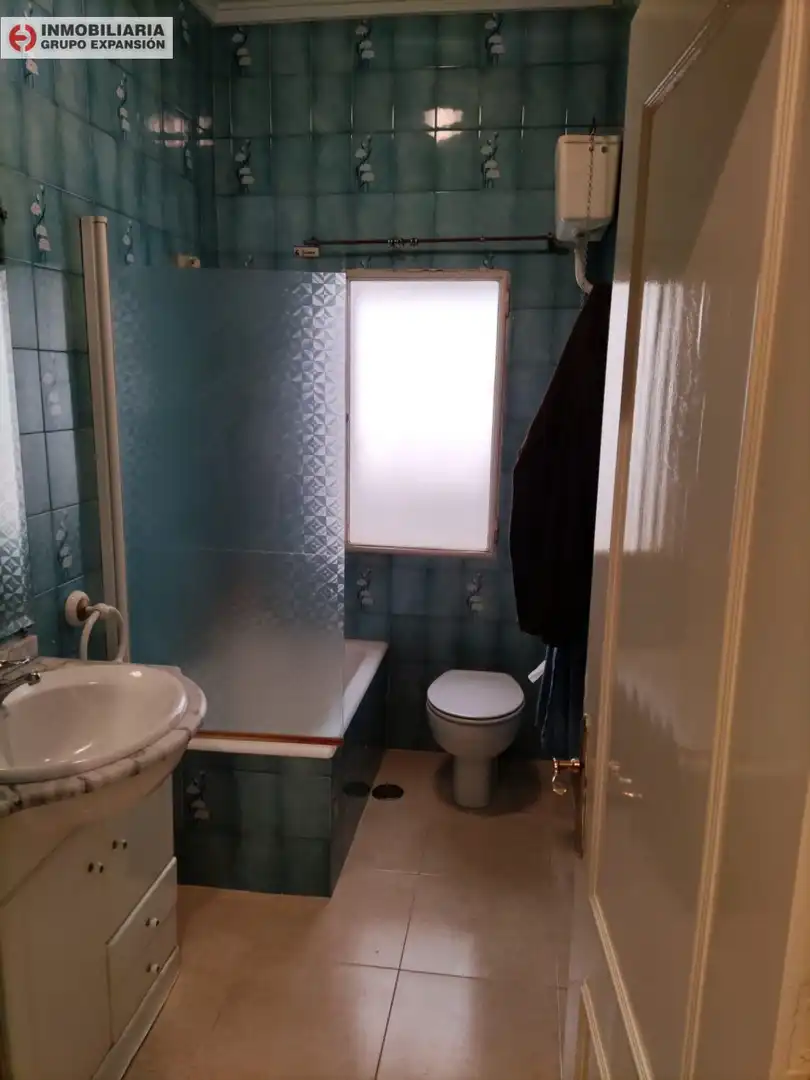 Bany de Pis en venda en Orihuela amb Terrassa, Moblat i Balcó