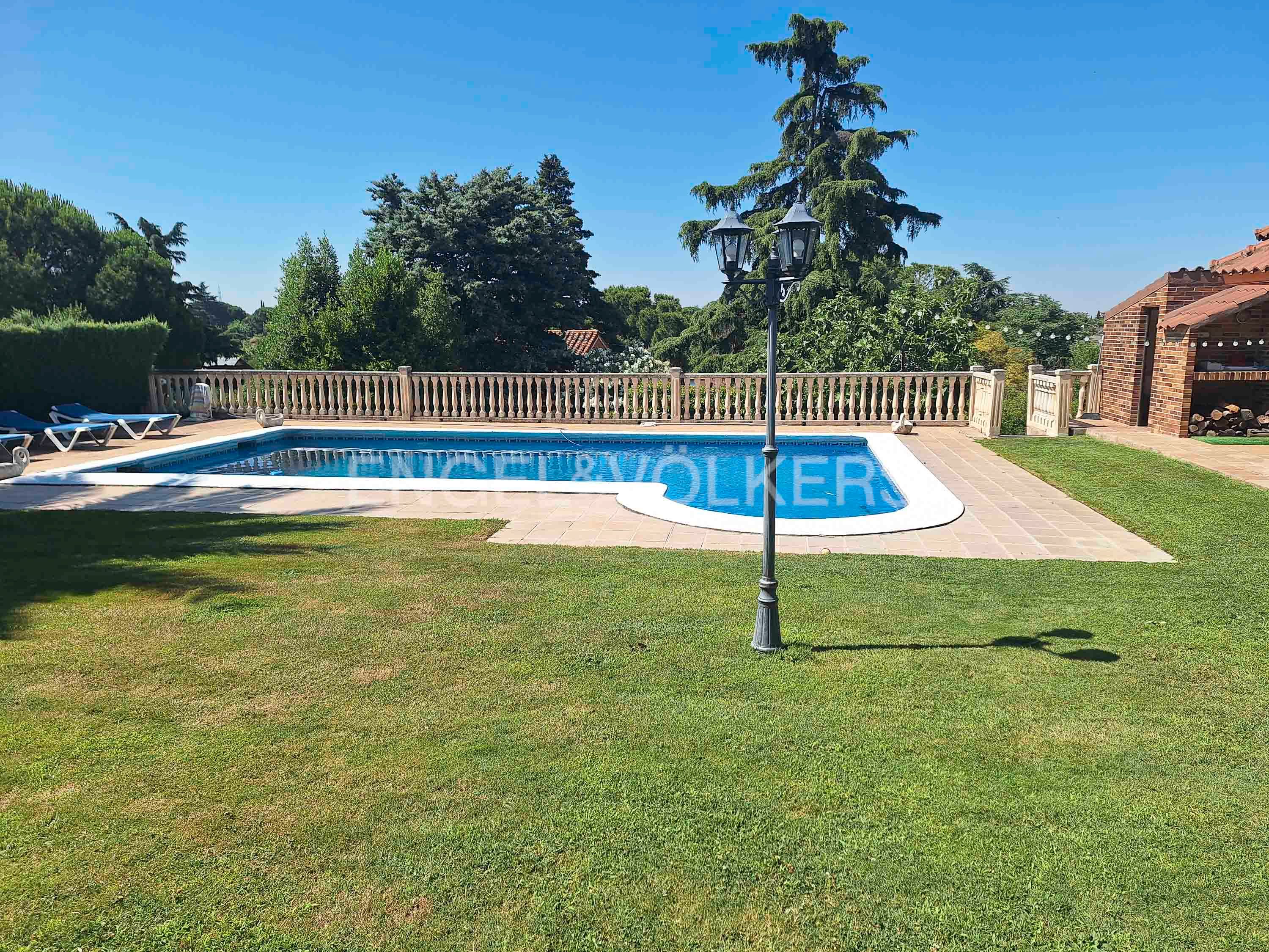 Swimming pool of House or chalet for sale in Villaviciosa de Odón  with Heating, Private garden and Terrace