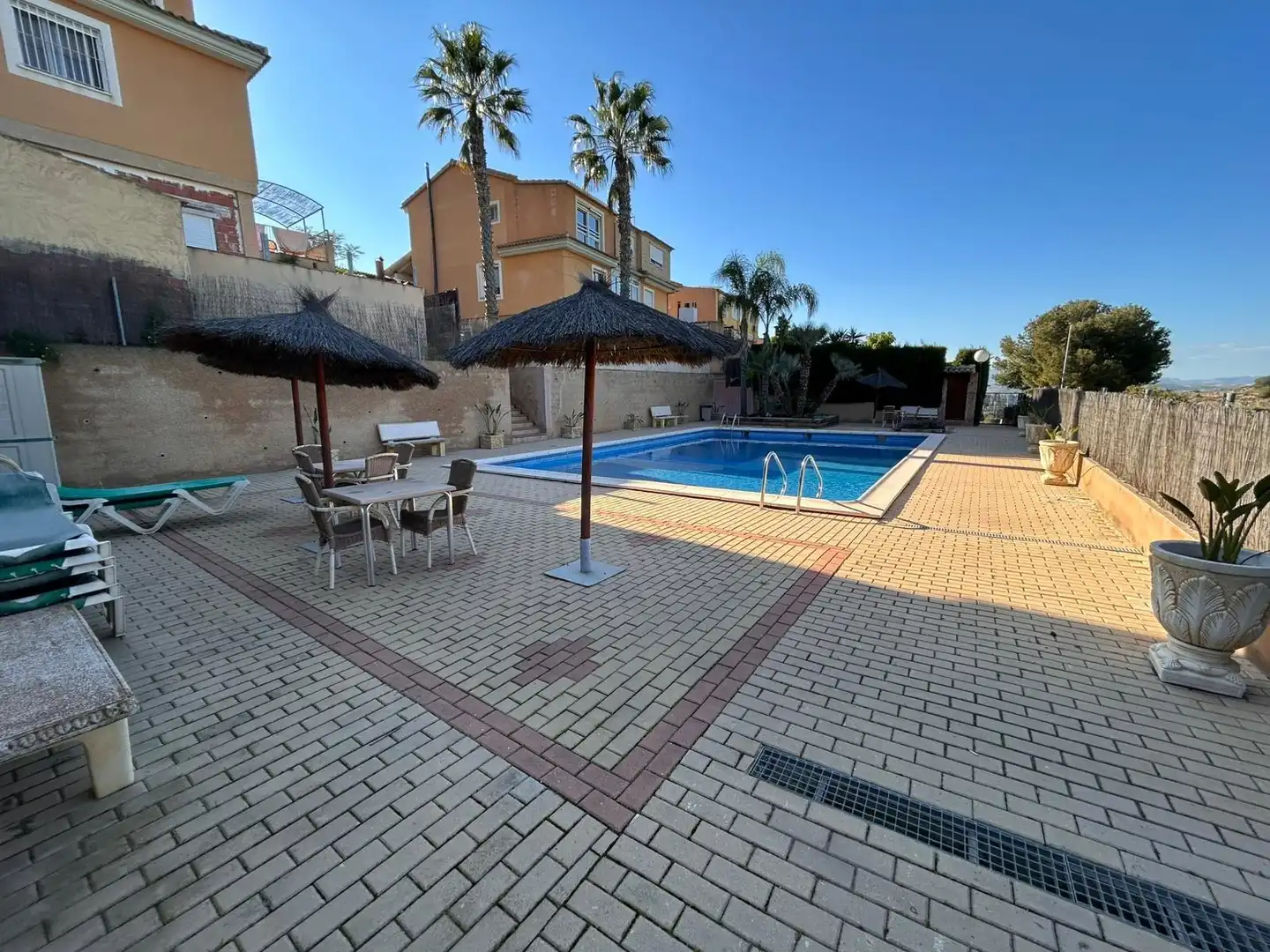 Piscina de Casa adosada en venda en Murcia amb Aire condicionat, Jardí privat i Terrassa
