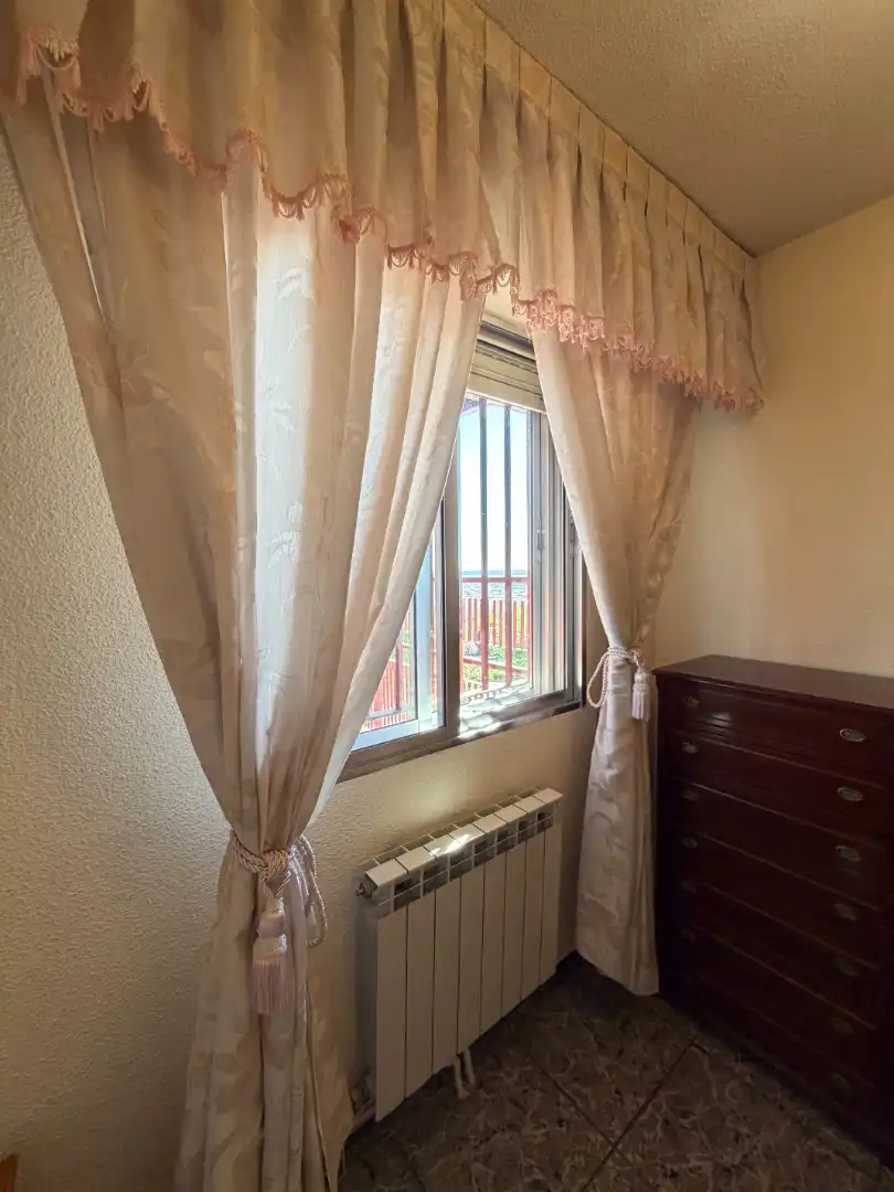 Habitación de Piso en venta en Madrid con Calefacción, Terraza y Amueblado