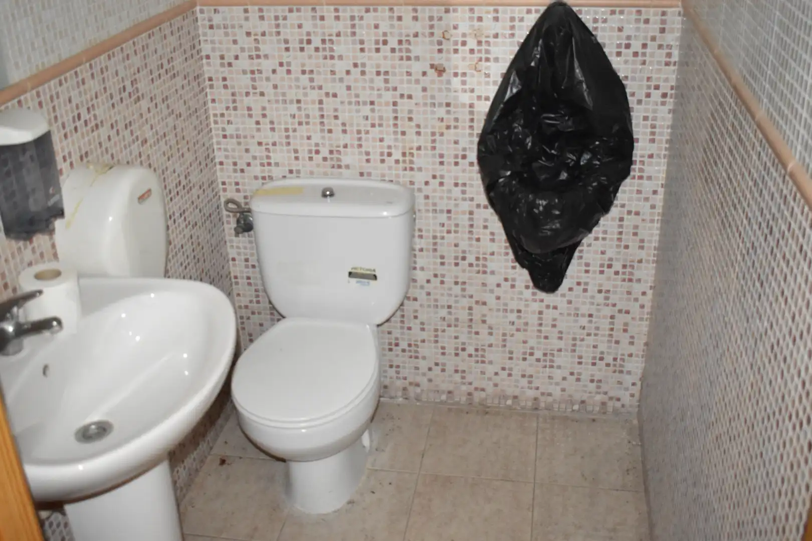 Bathroom of Commercial properties for rent in Elche / Elx  with Furnished