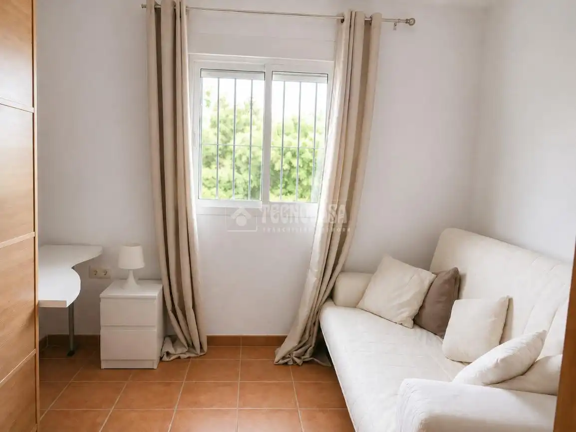 Habitación de Casa adosada en venta en Rincón de la Victoria