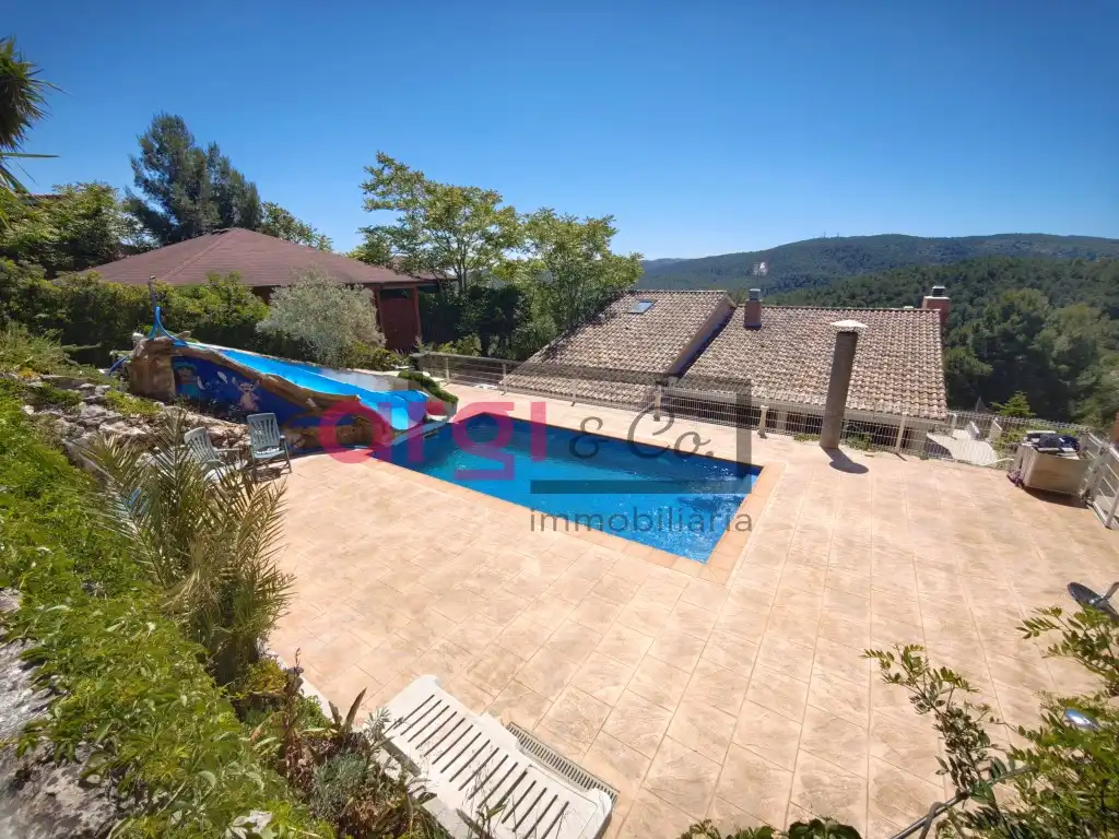 Piscina de Casa o chalet en venta en Begues