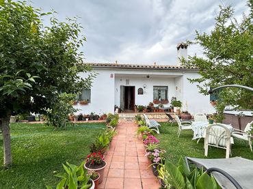 Casa amb jardí en venda a Vilobí d'Onyar