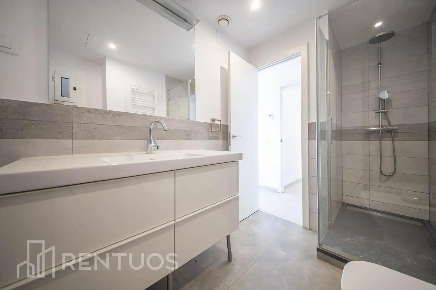 Badezimmer von Wohnung zur Miete in Sabadell mit Klimaanlage, Parkett und Terrasse