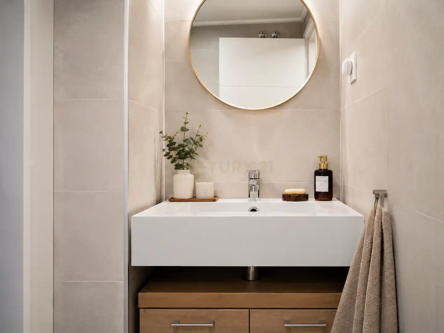 Badezimmer von Wohnungen zur Miete in Benalmádena mit Klimaanlage, Waschmaschine und Gemeinschaftspool