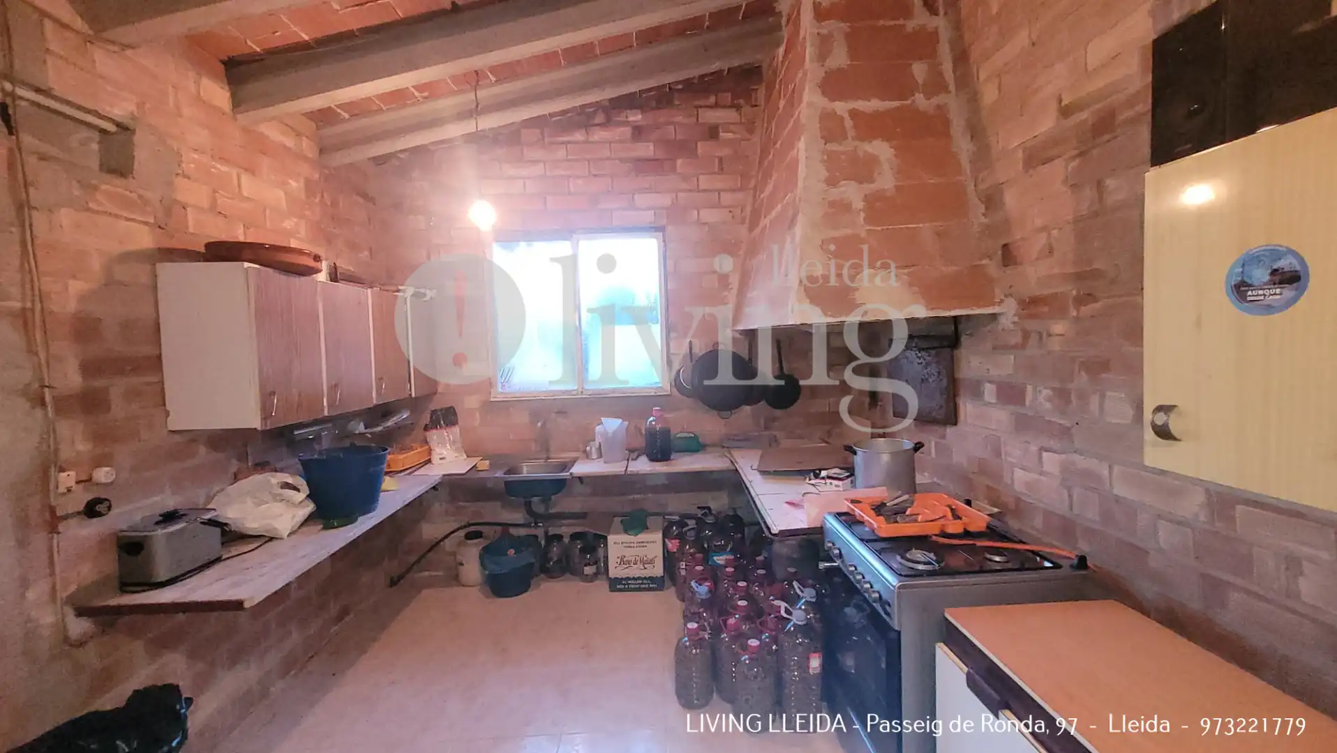 Cocina de Nave industrial en venta en Montoliu de Lleida