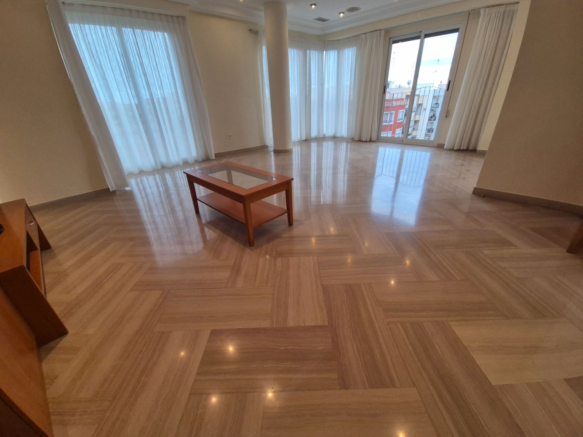 Sala d'estar de Pis de lloguer en Elche / Elx amb Forn, Rentadora i Microones