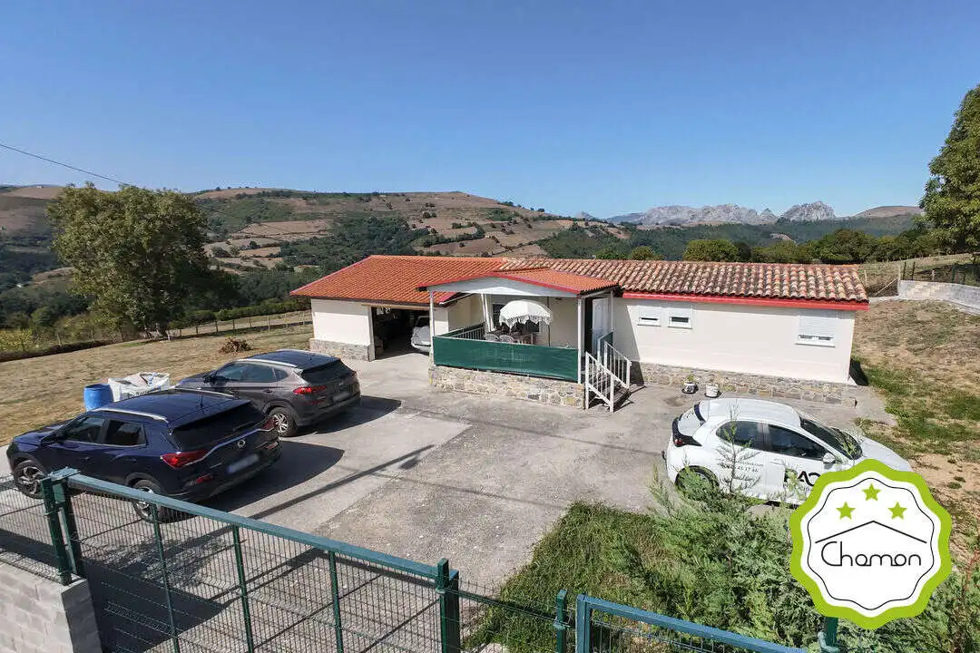 Vista exterior de Pis en venda en Karrantza Harana / Valle de Carranza amb Aire condicionat, Calefacció i Terrassa