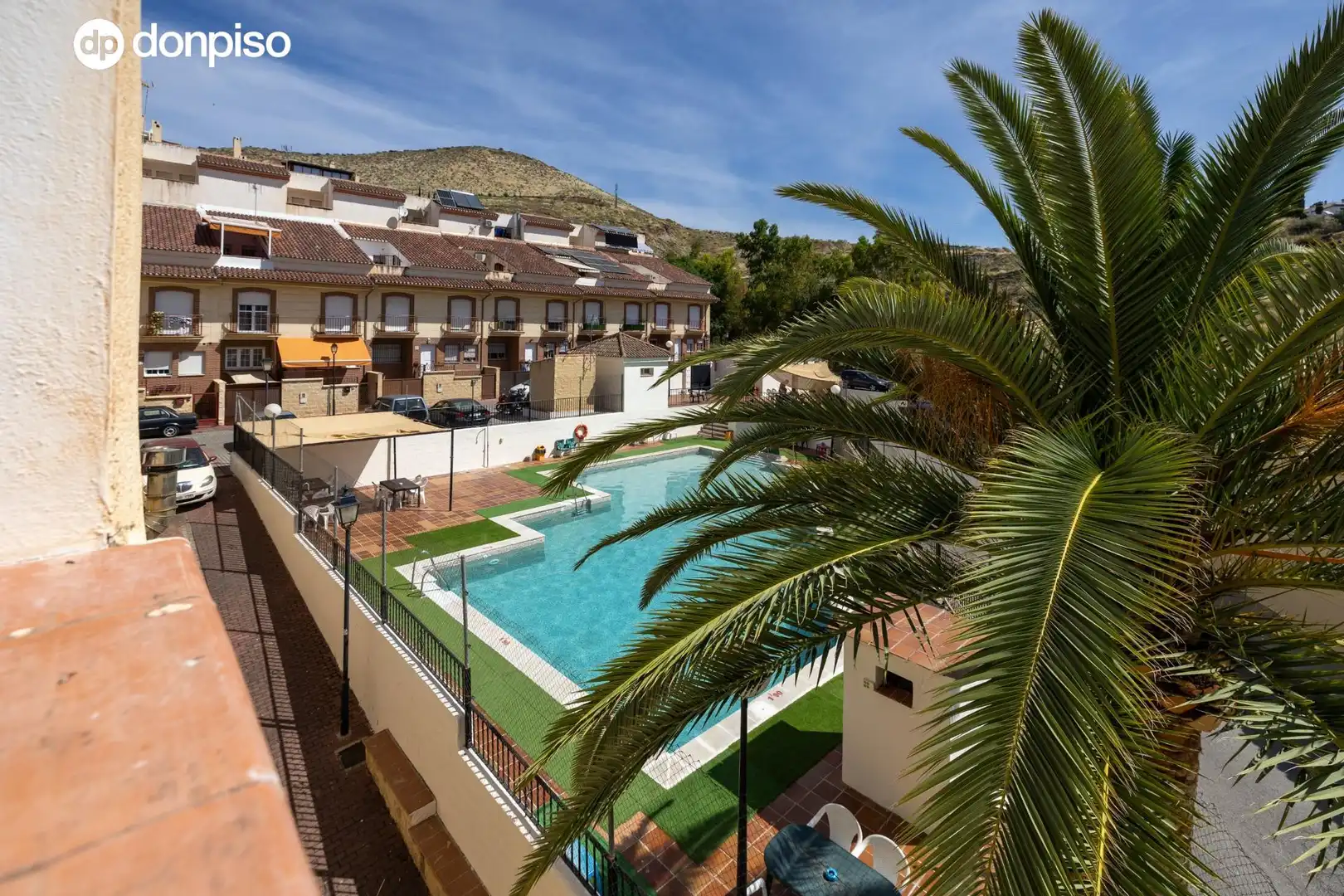 Casa aparellada amb terrassa en venda a MARIA PINET 10, imagen 2