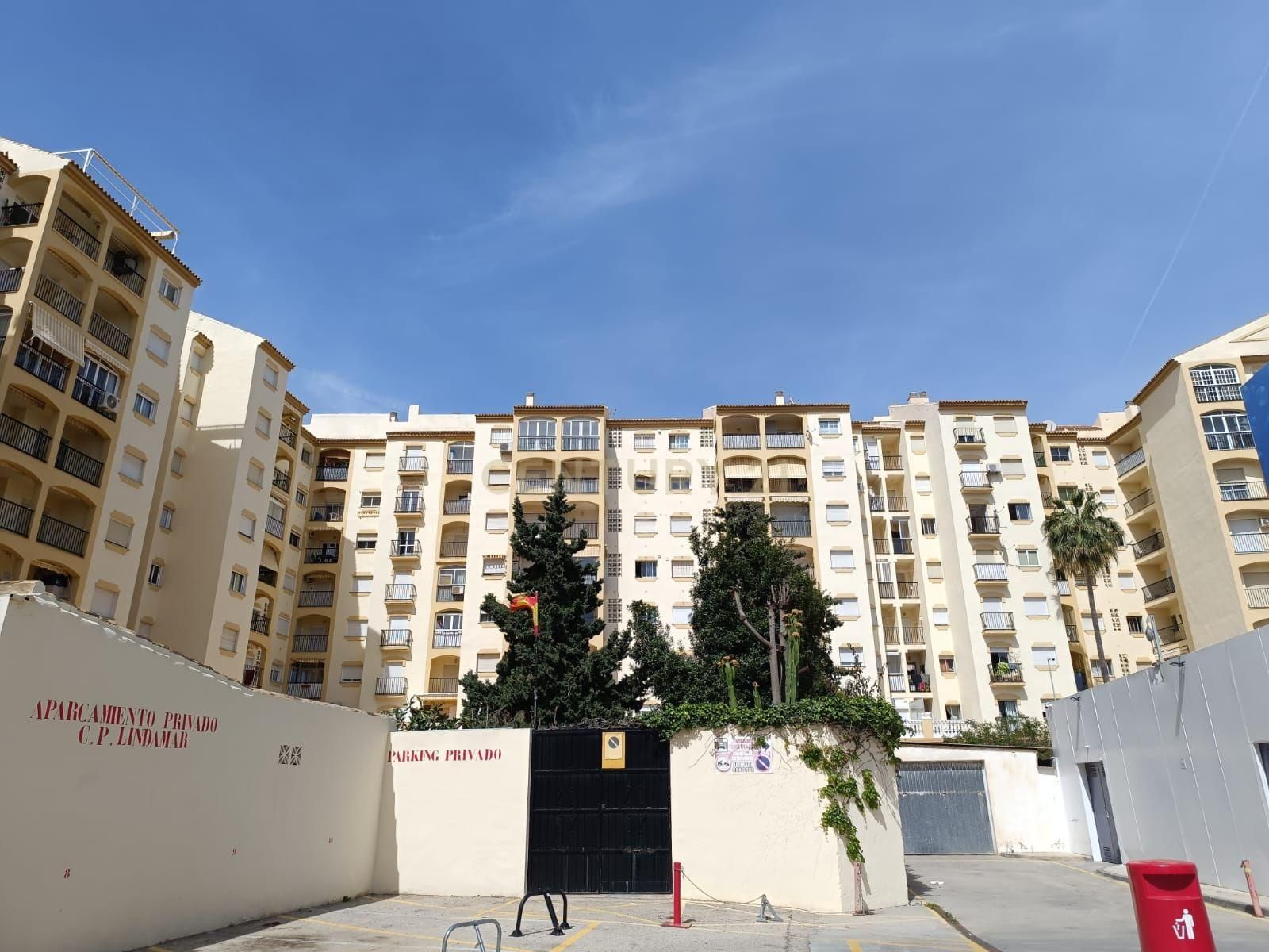 Vista exterior de Apartament per a compartir en Fuengirola