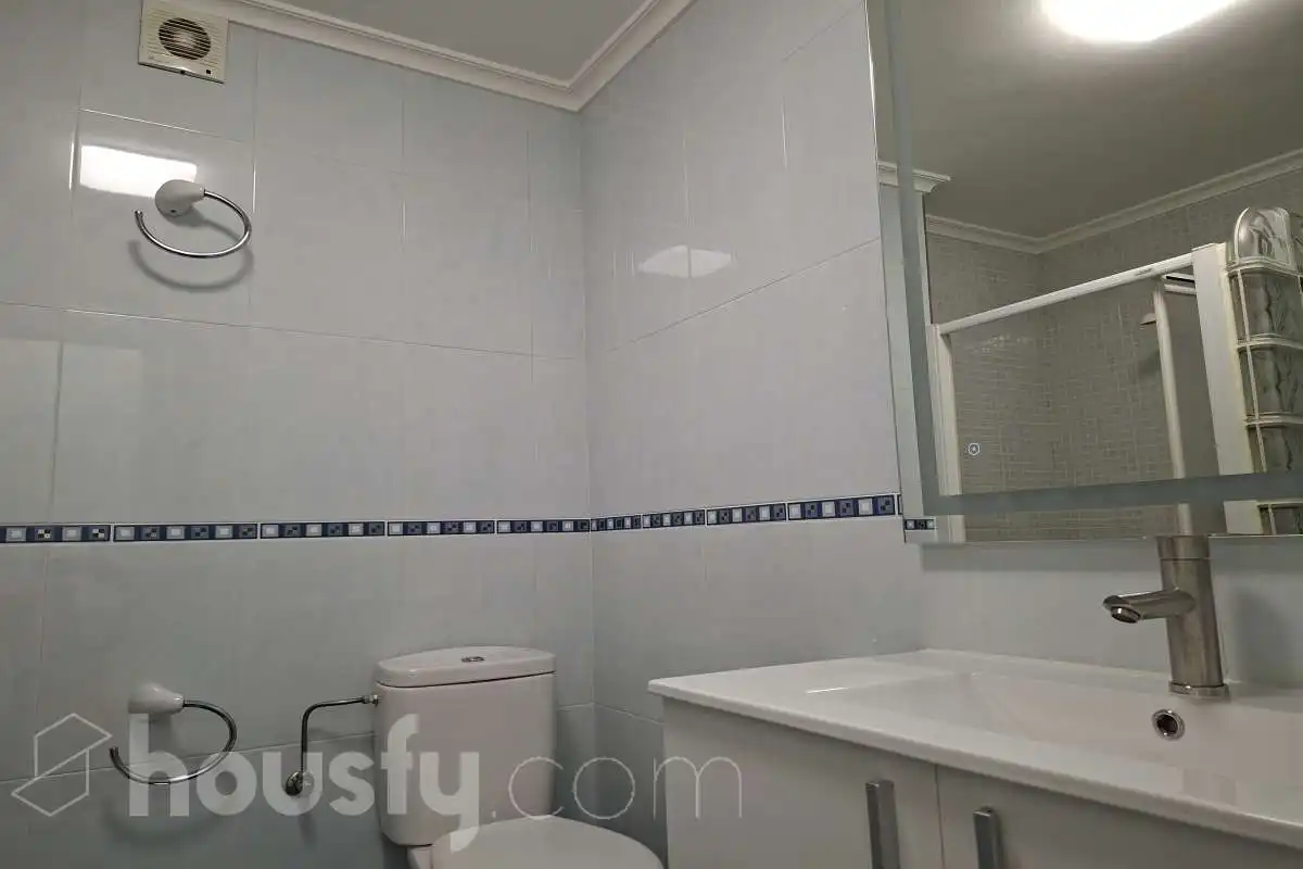Baño de Piso de alquiler en Siero con Calefacción, Parquet y Terraza