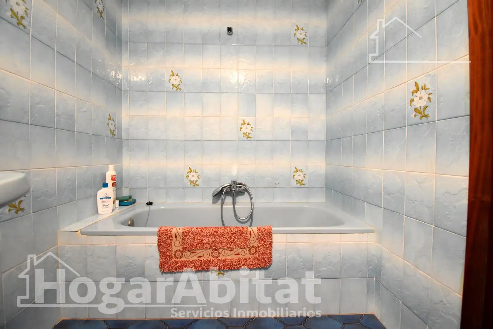 Bathroom of Flat for sale in Piles  with Air Conditioner, Heating and Storage room