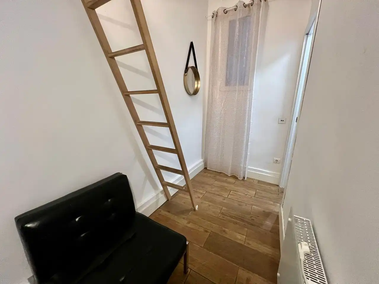 Ground floor for sale in Madrid  with Air Conditioner, Terrace and Furnished