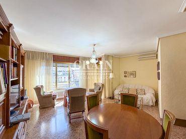 Piso con balcón en venta en Centro