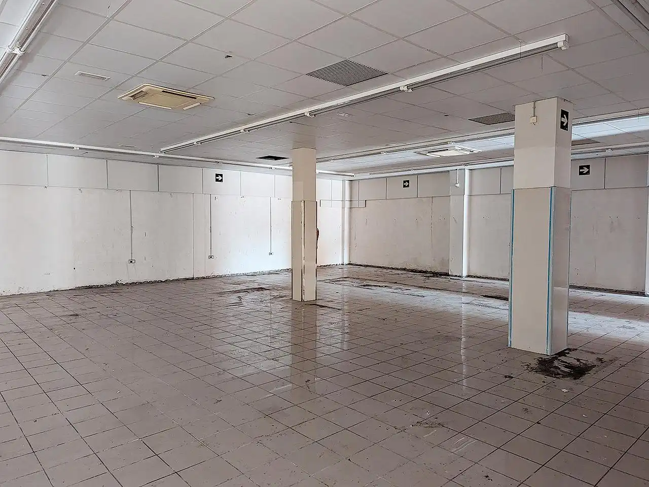 Local commercial à vendre à Ramon Salomon 11, imagen 10