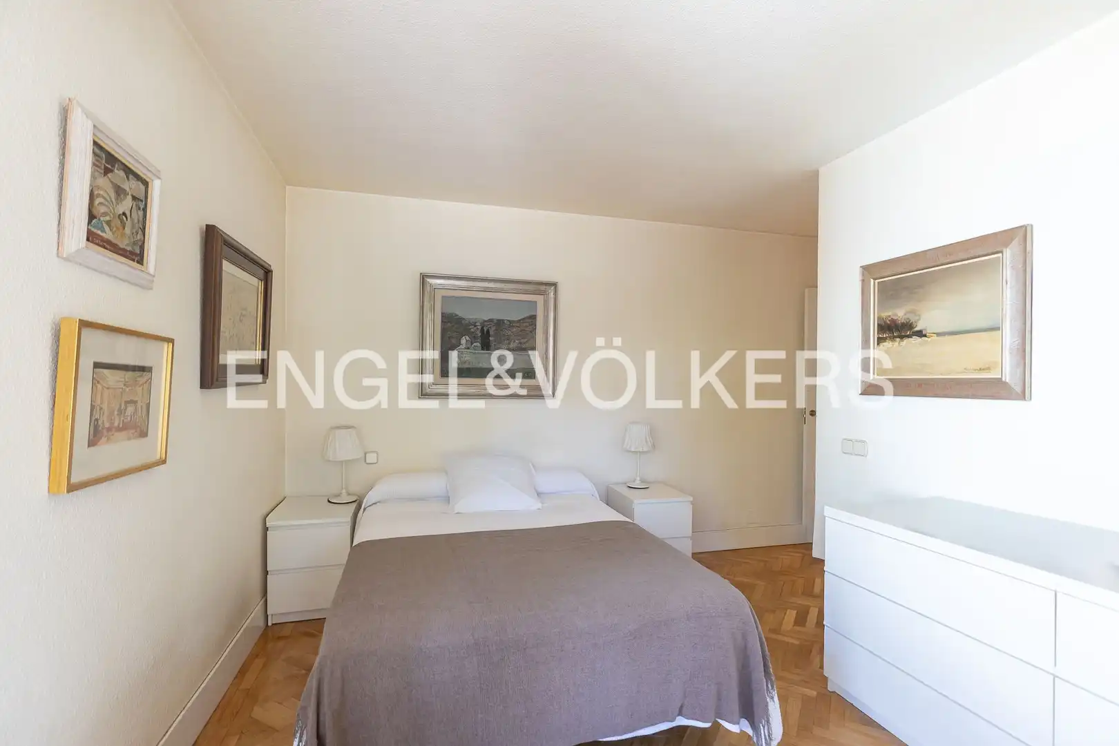 Schlafzimmer von Wohnung zum Verkauf in Madrid mit Klimaanlage, Heizung und Parkett