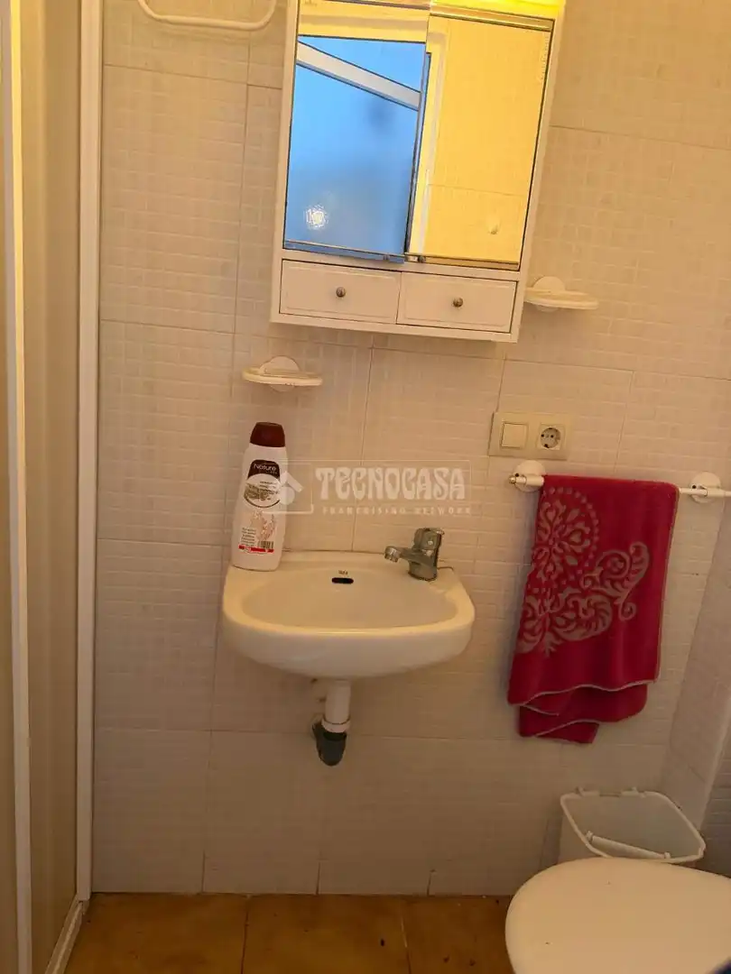 Bathroom of Houses for sale in Baeza  with Furnished and Balcony
