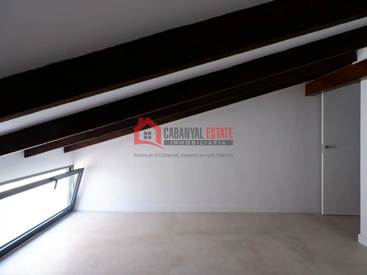 Ático en venta en Valencia con Aire acondicionado, Trastero y Balcón