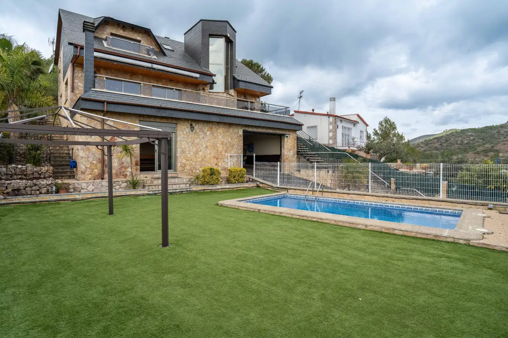 Piscina de Casa o xalet en venda en El Vendrell amb Calefacció, Jardí privat i Terrassa