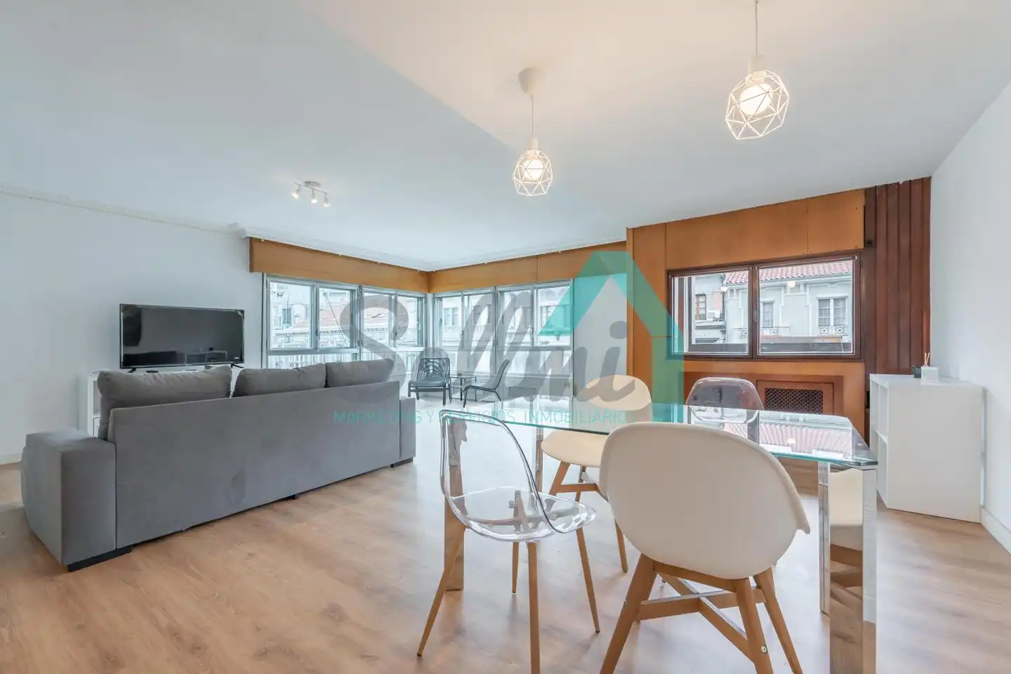 Wohnzimmer von Wohnung zur Miete in Oviedo  mit Heizung, Parkett und Terrasse