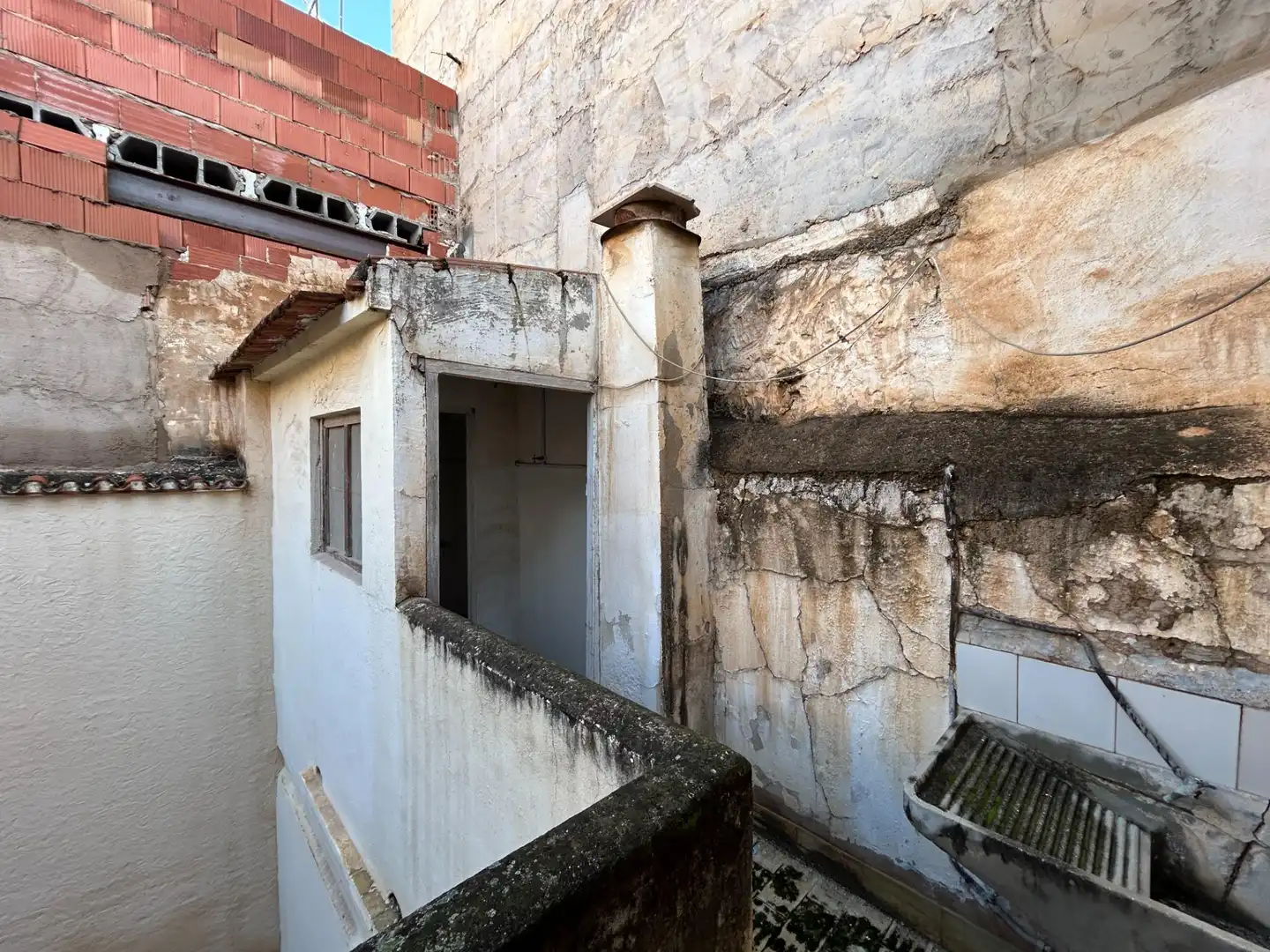Vista exterior de Piso en venta en Novelda con Alarma