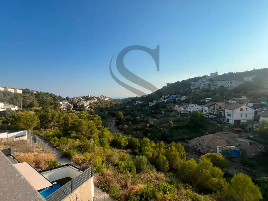 Vista exterior de Casa adosada en venta en Calafell con Calefacción, Jardín privado y Parquet