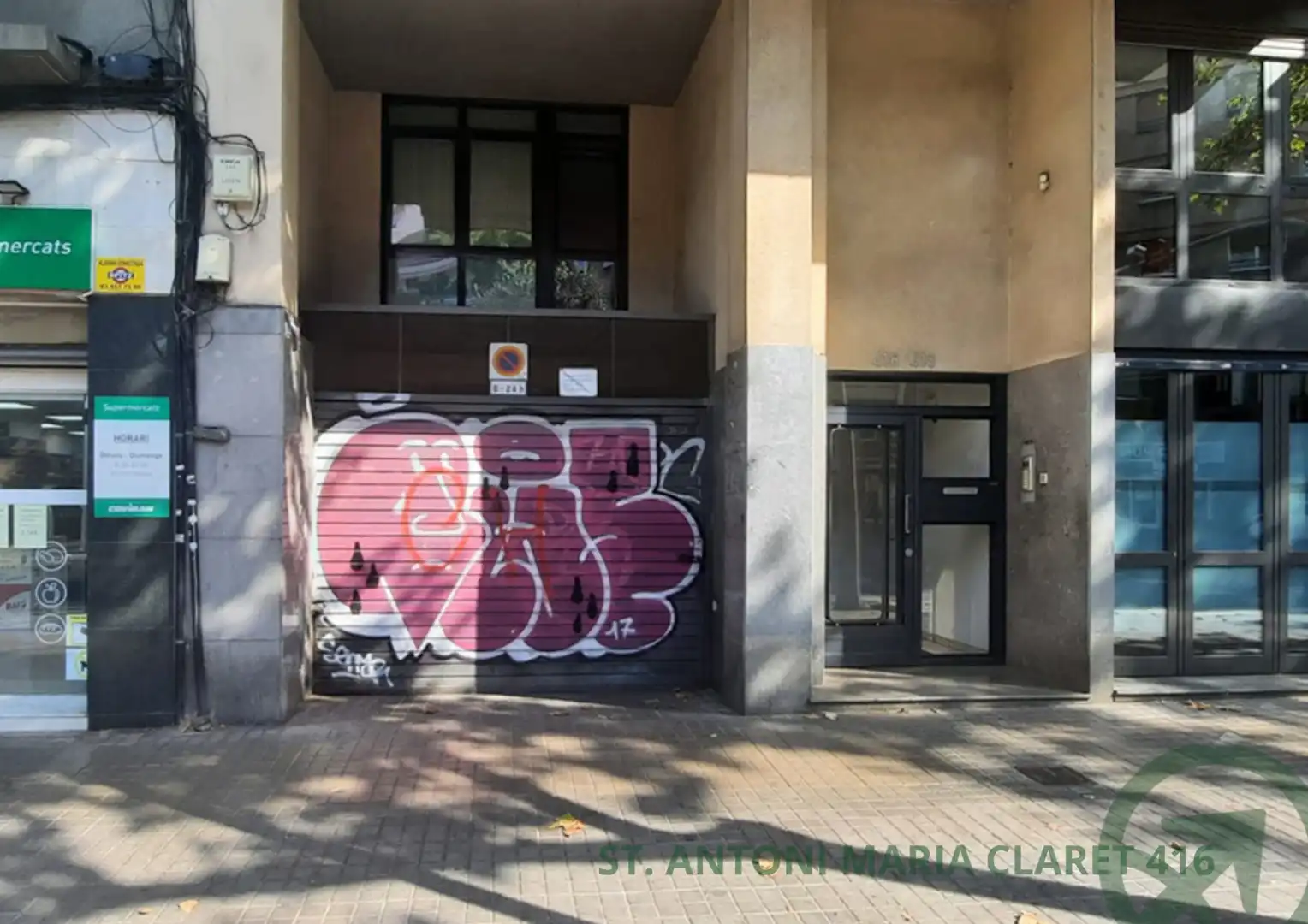 Motorbike for sale in Carrer de Sant Antoni Maria Claret 416