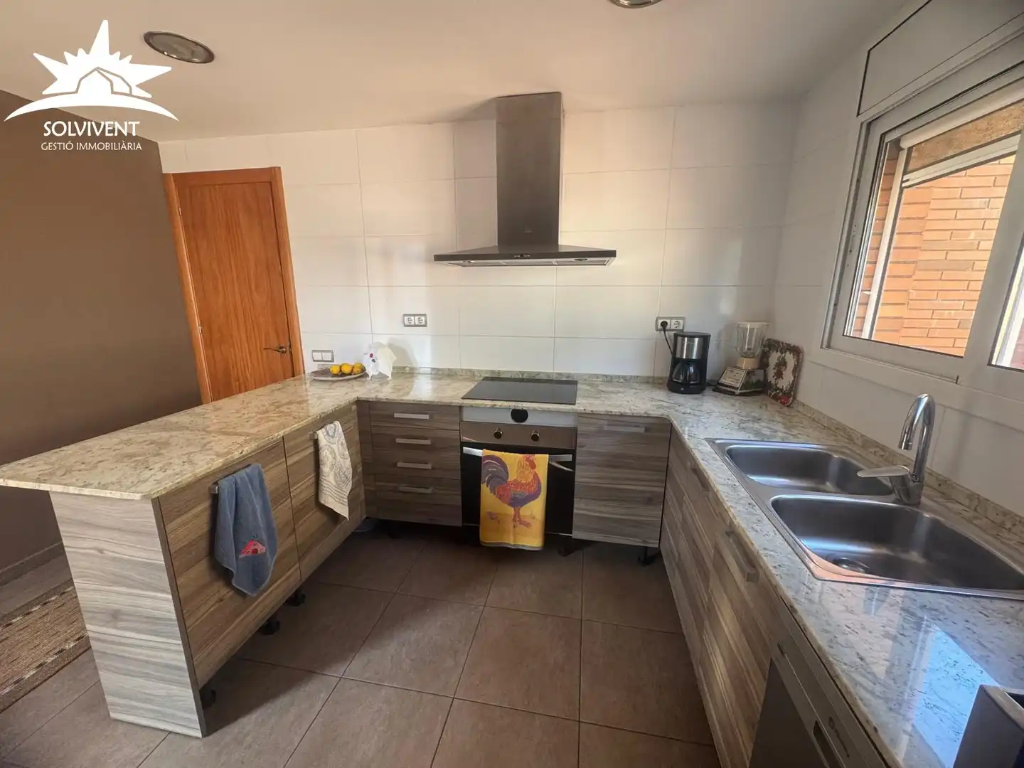 Cuina de Casa o xalet en venda en Corbera de Llobregat amb Jardí privat, Terrassa i Traster