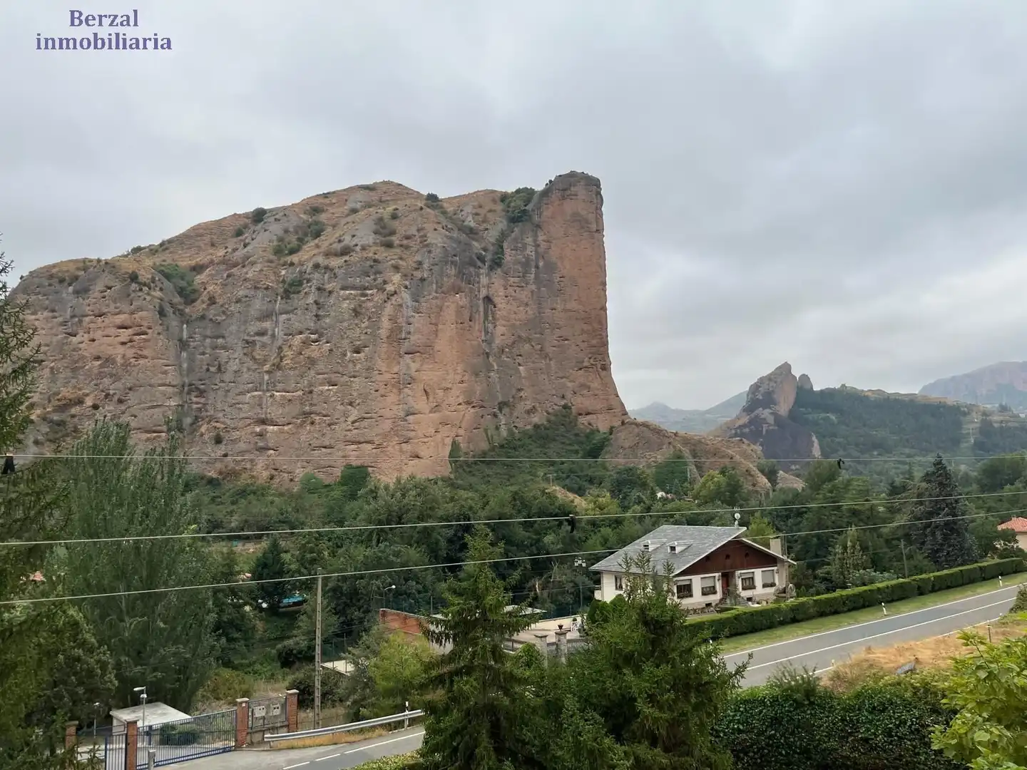 Vista exterior de Casa o xalet en venda en Sorzano amb Jardí privat, Terrassa i Traster