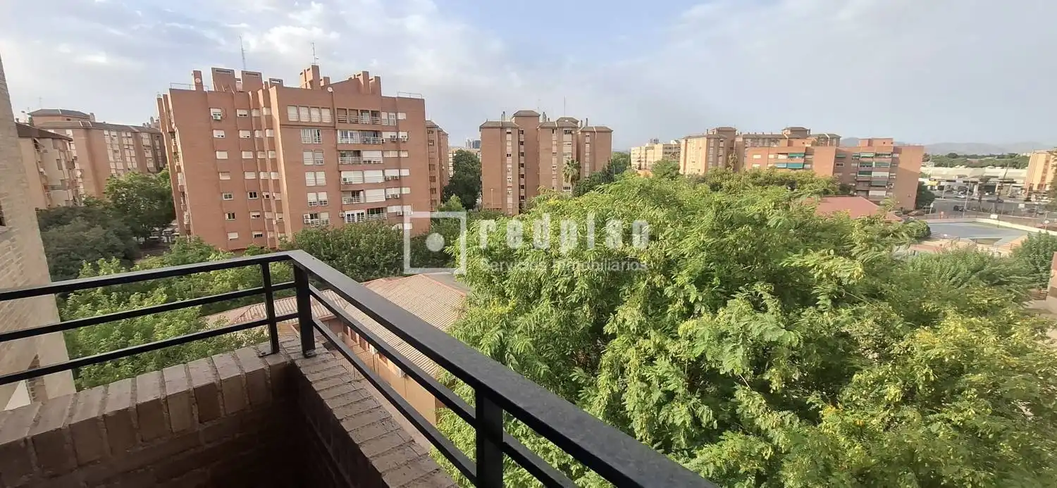 Vista exterior de Pis de lloguer en Murcia amb Terrassa i Traster