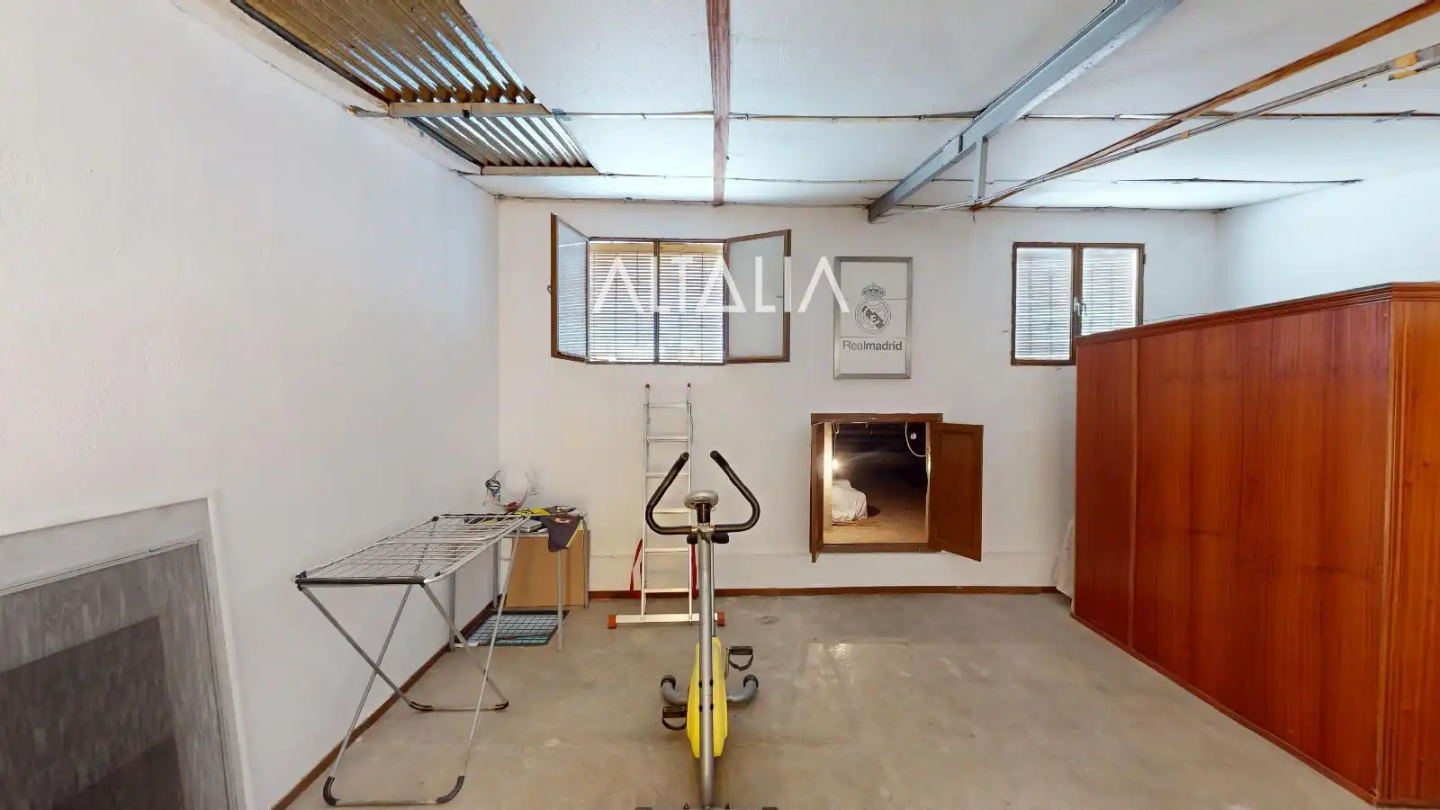 Houses for sale in Pinarejo  with Air Conditioner, Heating and Furnished