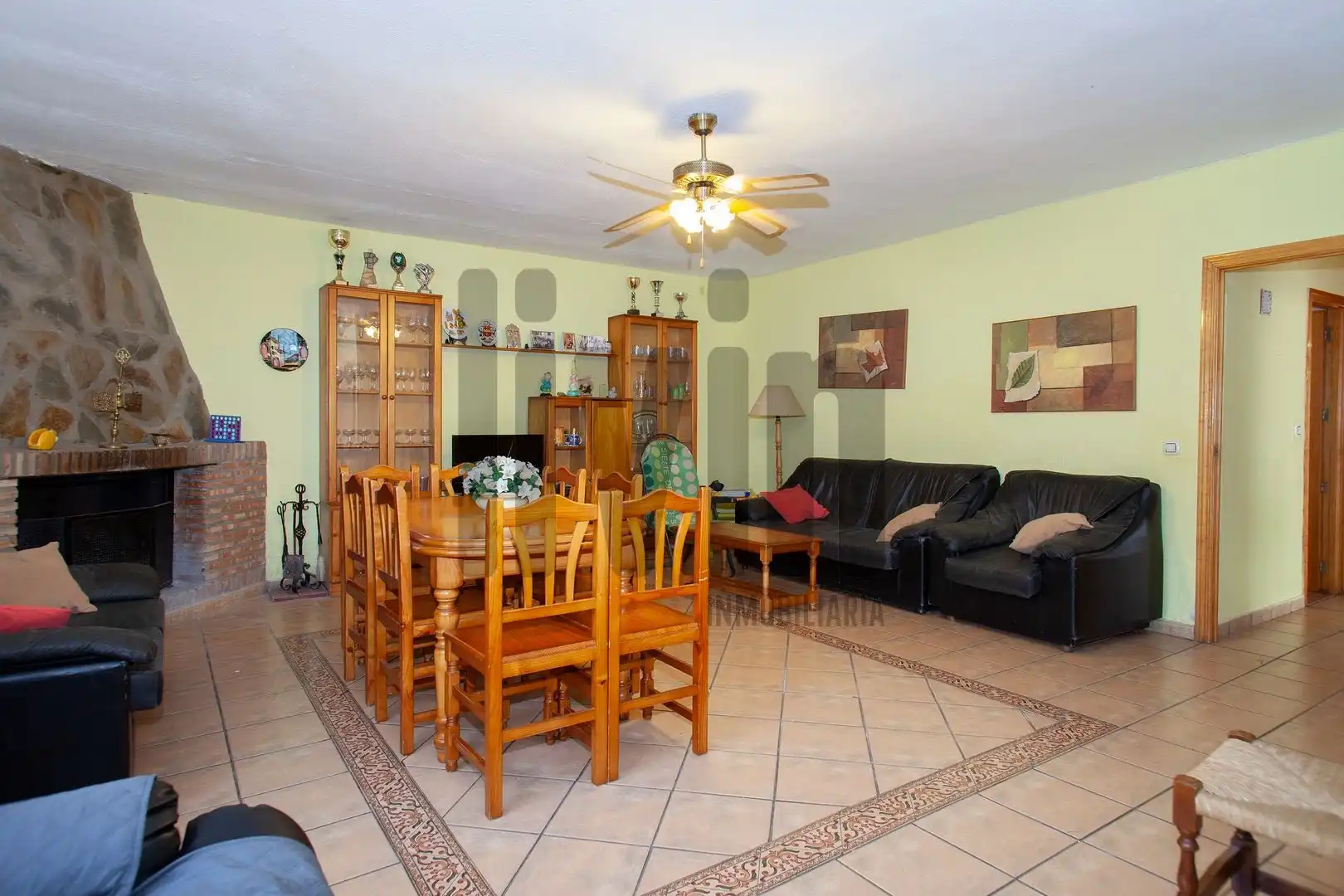 Sala d'estar de Casa o xalet en venda en Jaén amb Aire condicionat, Calefacció i Jardí privat