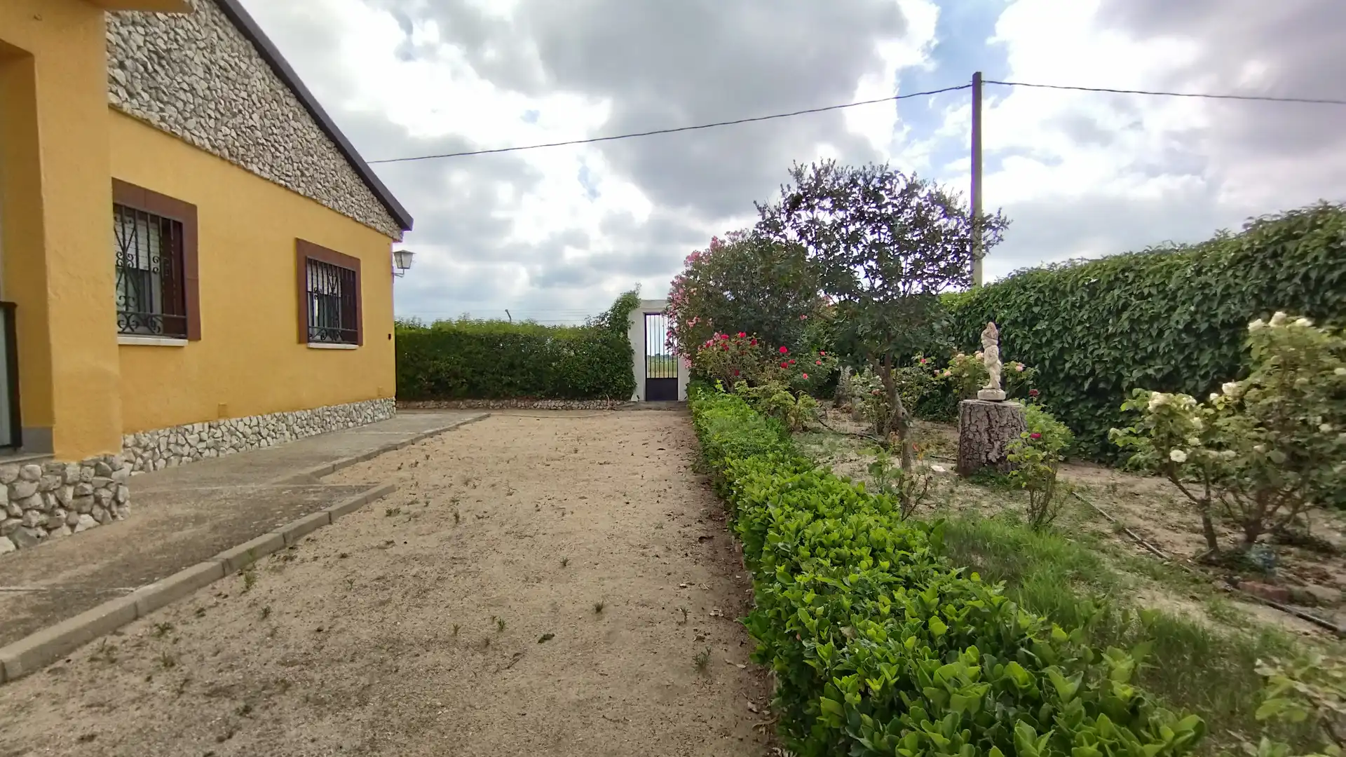Casa o chalet en venta en Matapozuelos con Jardín privado, Trastero y Piscina