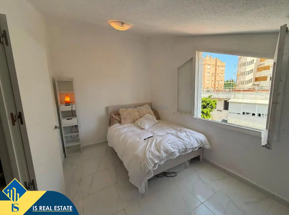 Habitación de Dúplex en venta en Torrevieja con Calefacción, Terraza y Amueblado