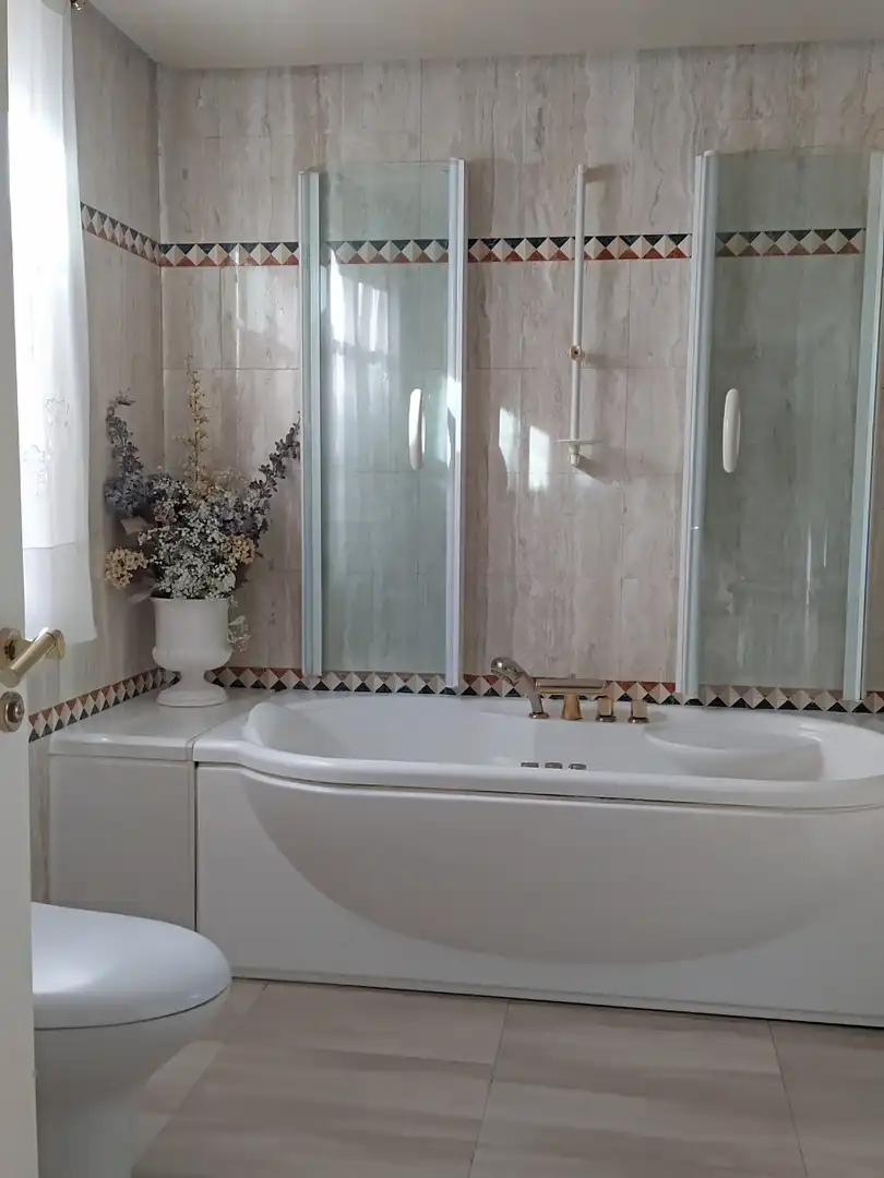Baño de Casa o chalet en venta en  Logroño con Calefacción, Terraza y Trastero