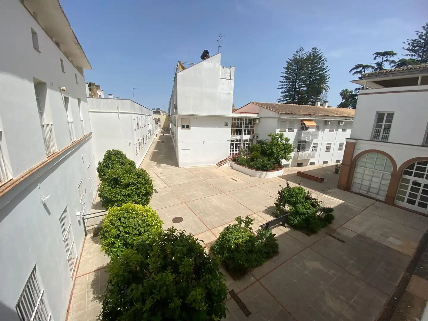 Exterior view of Duplexes for sale in Jerez de la Frontera  with Air Conditioner