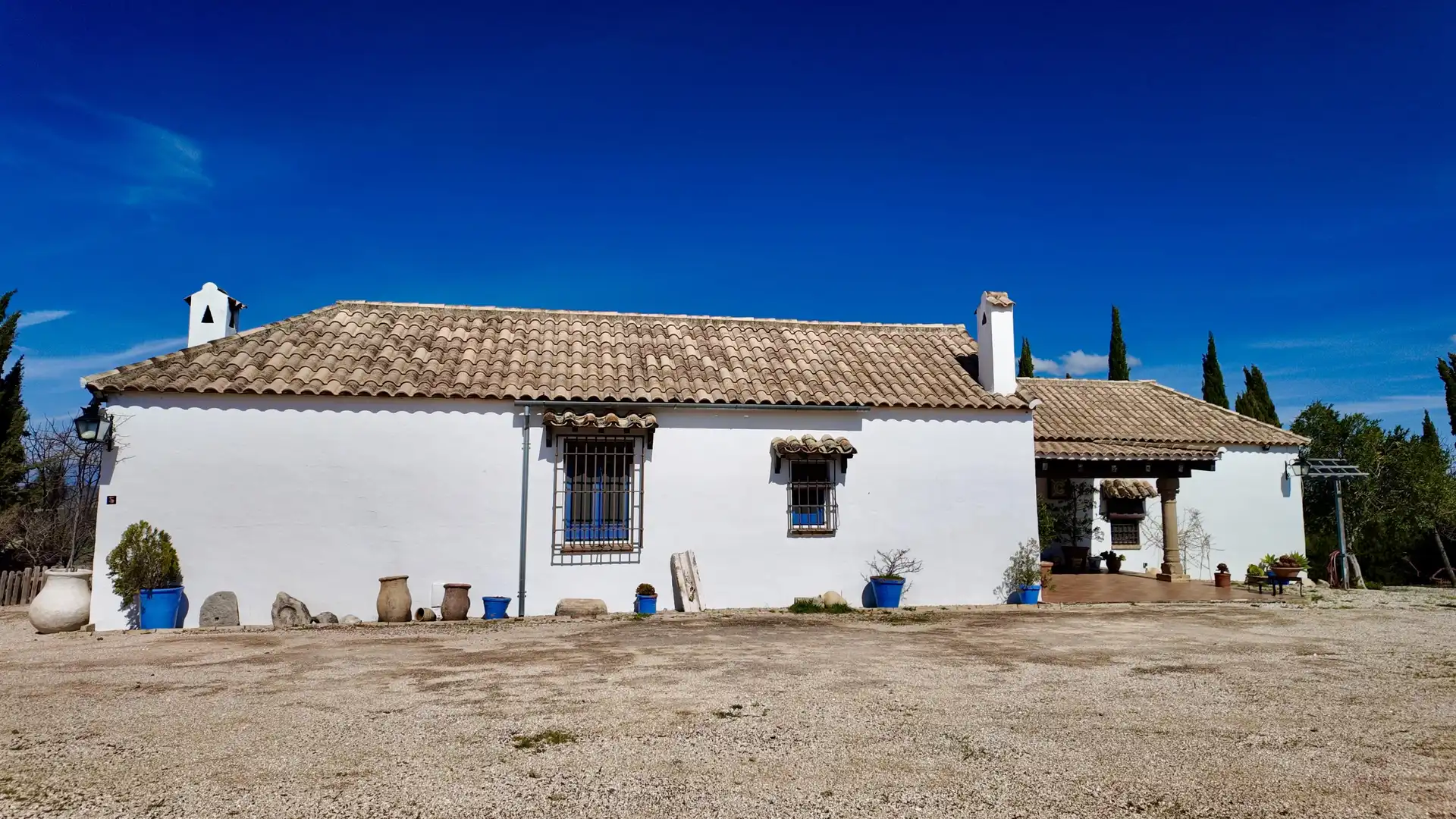 Vista exterior de Finca rústica en venta en Santaella con Aire acondicionado, Jardín privado y Terraza