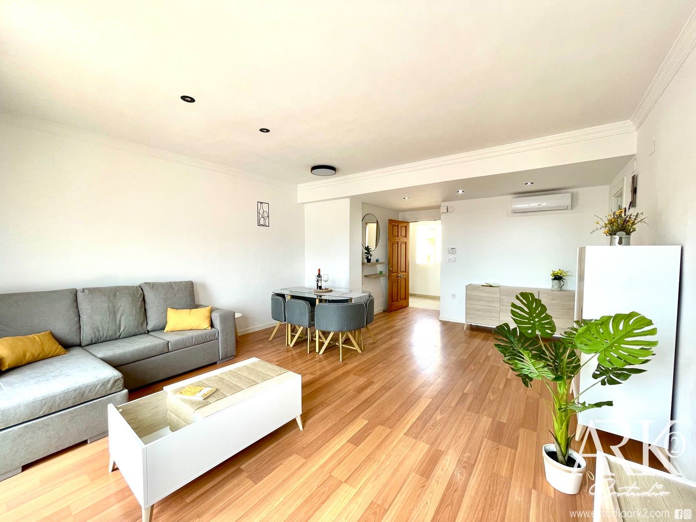 Living room of Flat for sale in Gandia  with Air Conditioner, Storage room and Furnished