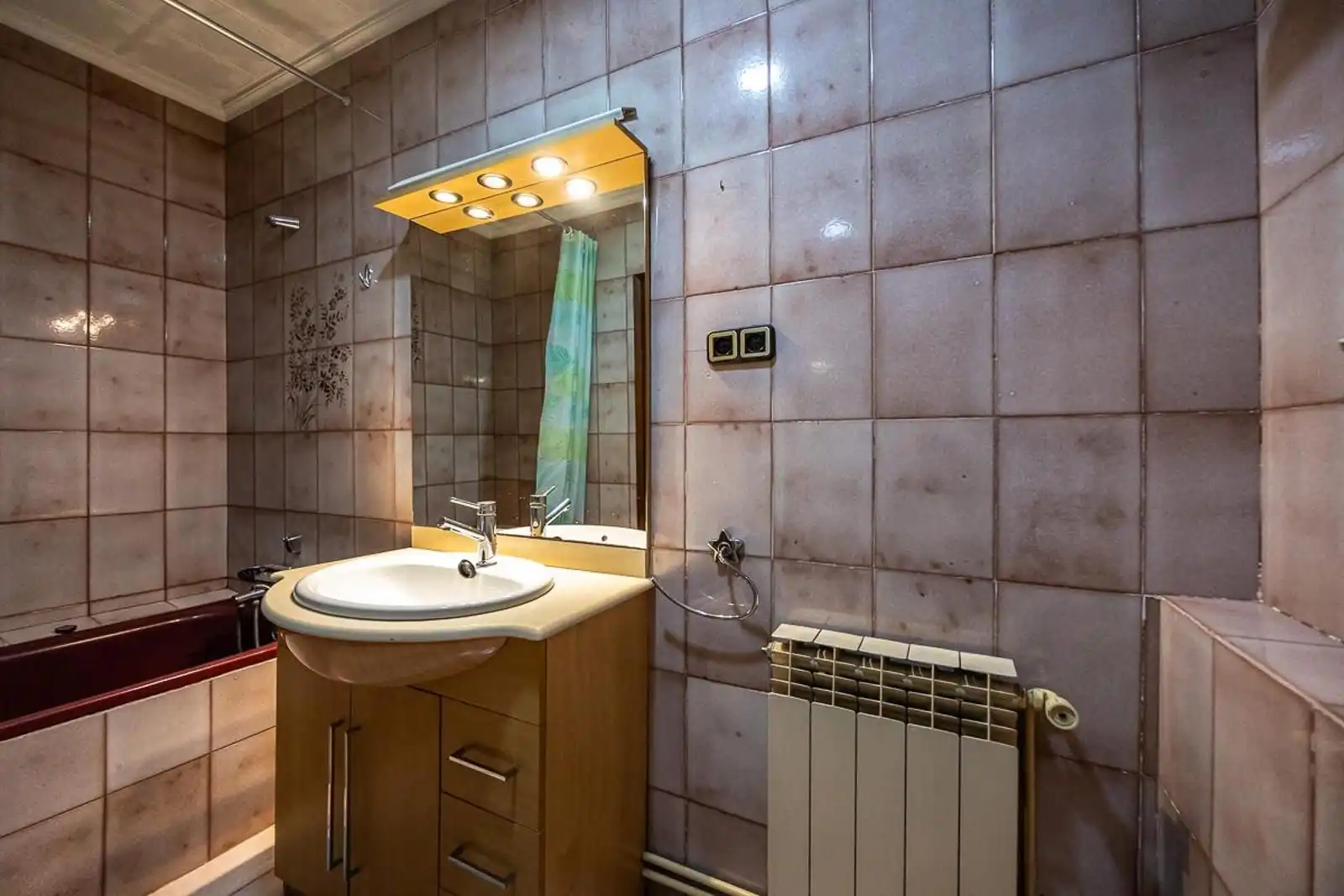 Baño de Ático en venta en Sabadell con Calefacción, Terraza y Balcón