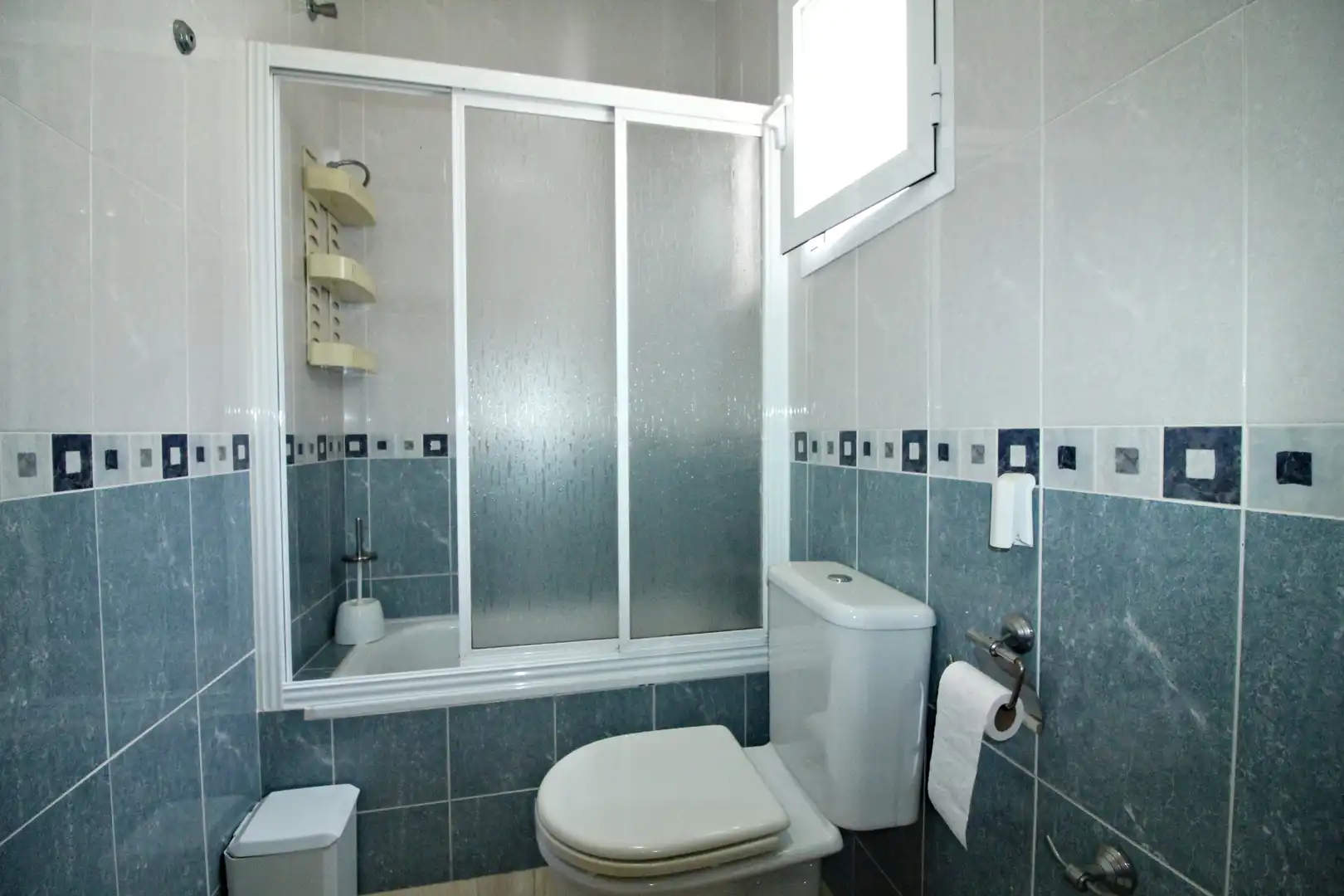 Baño de Piso en venta en Almonte con Aire acondicionado, Terraza y Trastero